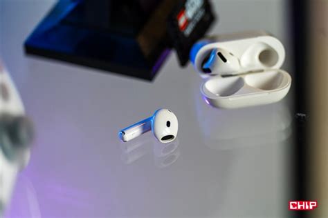 Recenzja AirPods 4. Tylko jedna wersja jest warta uwagi