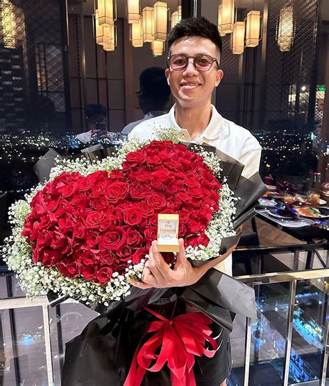 Cựu tuyển thủ U Việt Nam cầu hôn bạn gái hot girl hé lộ ngày lên xe hoa Tinmoi