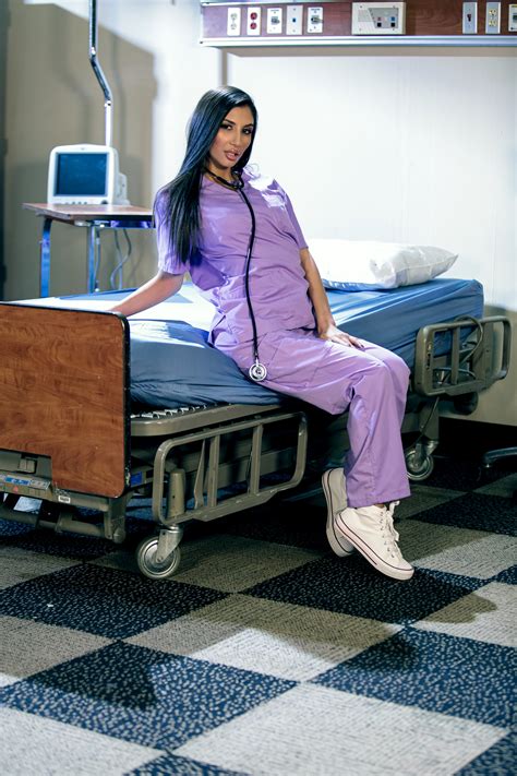 Latina Gianna Dior And Redhead Lacy Lennon Have Lesbian Sex In The Hospital MILF Fox