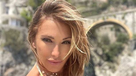 Sabrina Salerno In Bikini Curve Da Capogiro Fan In Visibilio FOTO