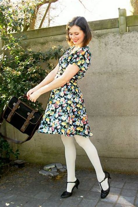 С чем носить цветные колготки: 96 фото образов Dress Outfits, Cute ...