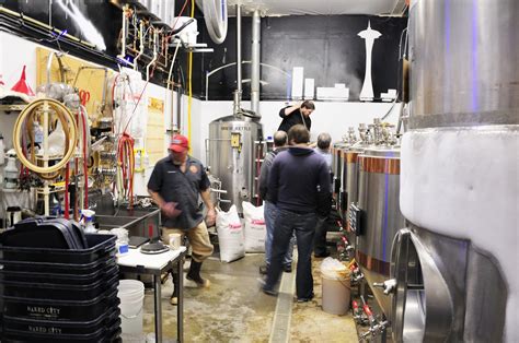 Black Alley Brewing Naked City Collaboration Ris