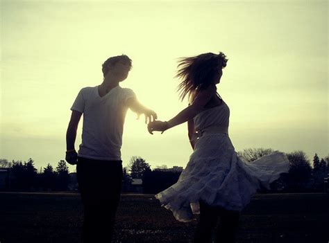 Wahre Engel haben blonde Haare März