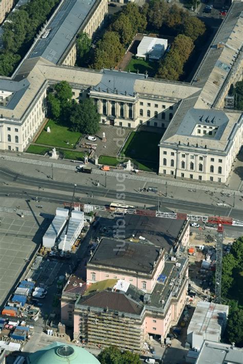 Berlin von oben Umbau und Sanierung des Gebäudes der Staatsoper Unter