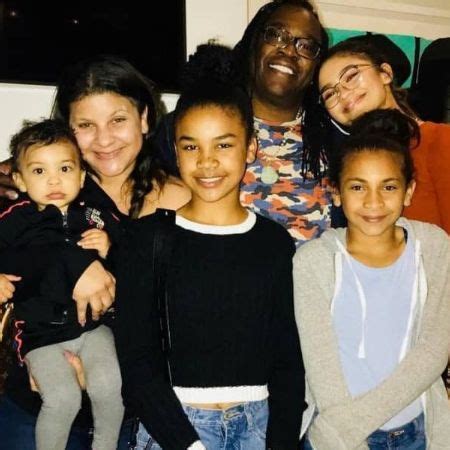 Annabelle Stoermer Coleman Biography - Boyfriend, Sister, Net Worth