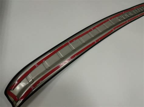 Накладка на задний бампер стальная с загибом (вариант 2) OEM-Tuning ...