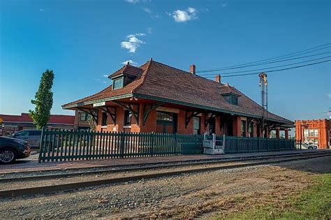 6 Of The Most Charming Small Towns To Visit In The Ozarks Worldatlas