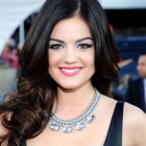 Lucy Hale Biography, Awards, Pretty little Liars, net worth, couple