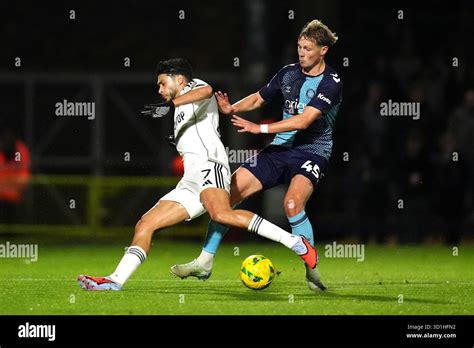 Wycombe Wanderers X Fulham - Fulham's Raul Jimenez (left) and Wycombe Wanderers' Anders Hagelskjaer ...