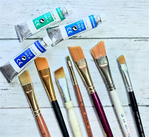 Best Paint Brushes for Watercolor! - The Graphics Fairy