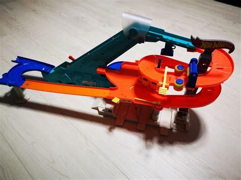Hot Wheels Motorized Mega Garage Hobbies Toys Toys Games On Carousell