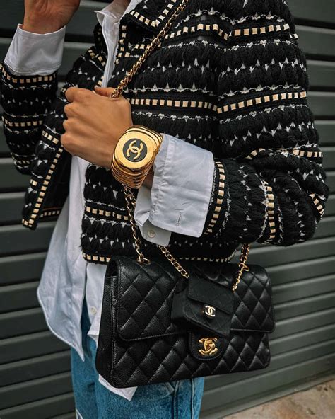 5 Reasons To Buy a Vintage Chanel Bag • Petite in Paris