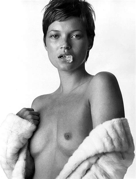 Kate Moss Showing Her Nice Tits And Upskirt In Car Paparazzi Pictures Porn Pictures XXX Photos