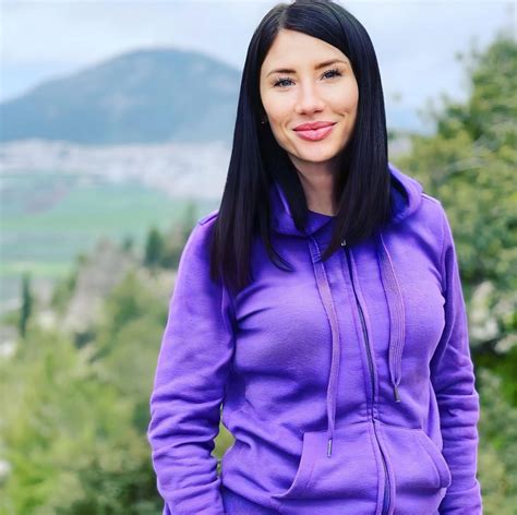 Hot Wife Yulia From Kiev Ukraine Hi I Could Compare Myself To A Stork But Not As A Totem