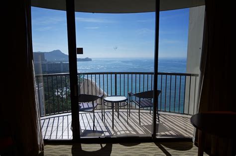 [Review] Hilton Hawaiian Village Rainbow Tower – sowhatshouldwedo.com