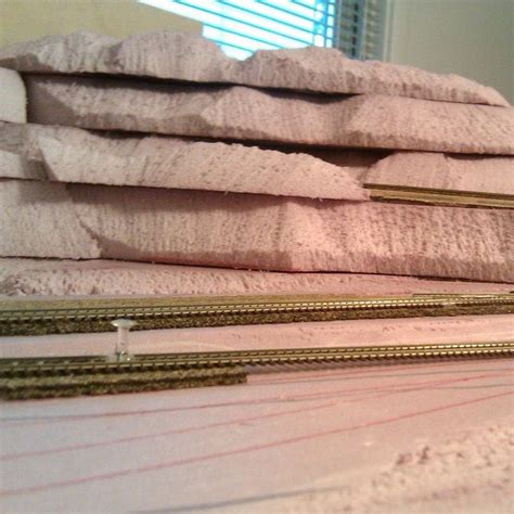 How To Make Model Train Mountain Scenery – The Model Railroad Benchwork ...