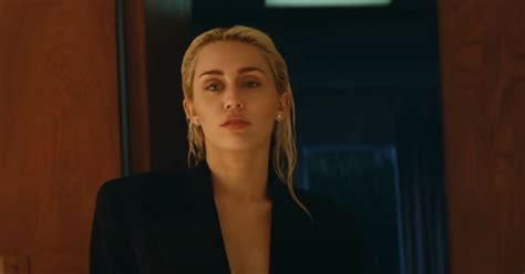 Le Nouveau Clip Ultra Hot De Miley Cyrus Est Enfin Disponible