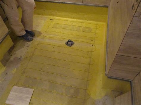 СМАРТ Електрическо подово отопление за баня с нагревателен кабел . гр ...