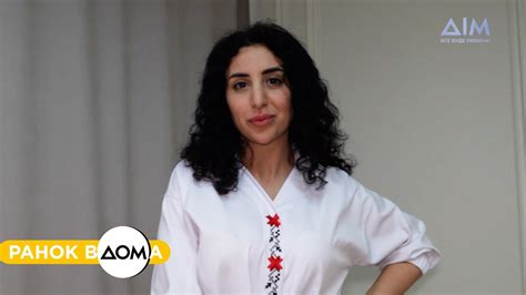 Хірургиня заснувала бренд стильного медичного одягу і допомагає ...