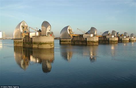 Thames Barrier turns 30: Stunning images reveal the complex machinery ...