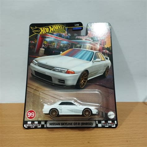 Hot Wheels Premium Nissan Skyline GT R BNR White Boulevard Series Shopee Malaysia