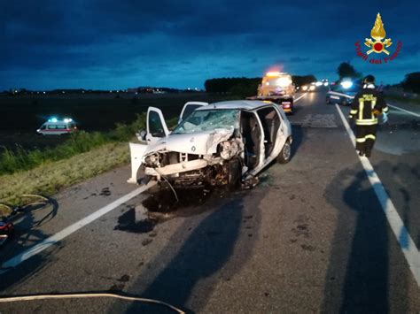 Violento Frontale Sulla Tangenziale Di Vercelli Un Ferito Grave