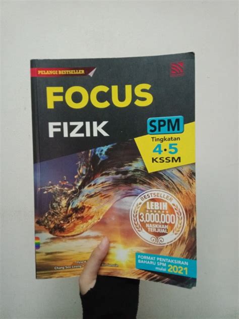 FOCUS FIZIK SPM T4 T5 Hobbies Toys Books Magazines Textbooks