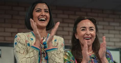 Xem phim Sex Education tôi học lỏm được cách dạy con cực hay Tôn ti gia đình được giữ vững mà