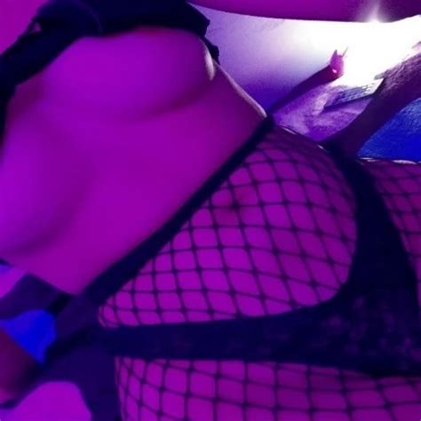 Thick Woman Being Massaged In Massage Parlor Amateur Porn Feat Miasaintlove Xhamster