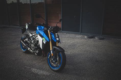 Suzuki GSX S Agressividade Em Formato Naked MotoNews Andar De Moto Brasil