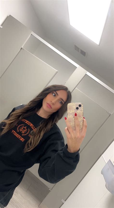 Nadia On Twitter Spooky Szn But No Spooky Boo🙁