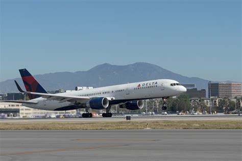 Arriving on Time at John Wayne Airport (SNA): A Traveler's Essential