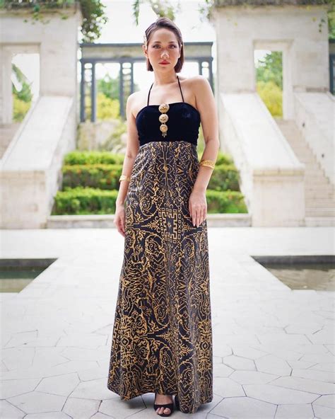 Beredar Potret BCL Pakai Bikini Dan Baju Transparan Netizen Syok Lihat Harganya Yang Bikin