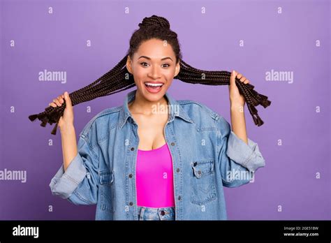 Beautiful busty young female brunette Fotos und Bildmaterial in hoher Auflösung Alamy