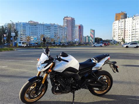 Купить б у Yamaha FZ инжектор передач в Челябинске белый naked bike