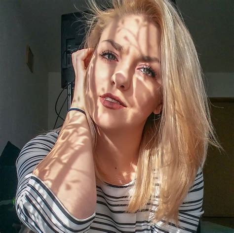 Schwarzkopf Got2b Tame It Softly Lightweight Oil Mist Oh My Nude Purple Spark