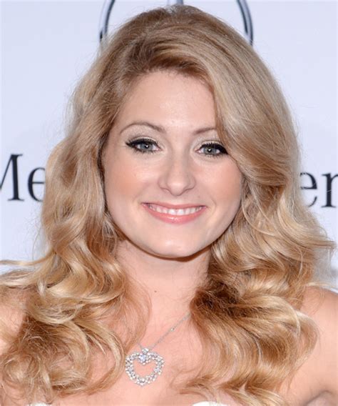 Cameron Goodman Long Wavy Light Honey Blonde Hairstyle With Light