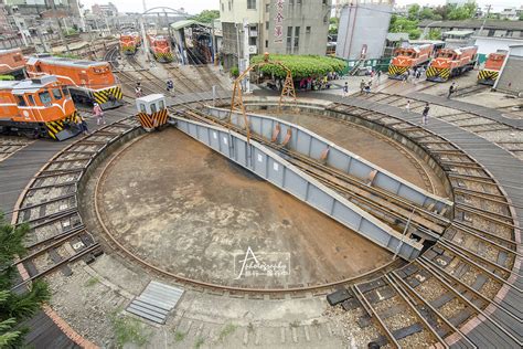 【彰化景點推薦】扇形車站，鐵道迷必朝聖古蹟，一睹全台僅存火車頭旅館 旅行履行中