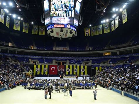 Fenerbahçe nin Borcu 463 Milyon Lira Haberler