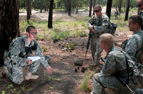 Airborne Combat Engineers Train To Breach Wire Obstacle Article The