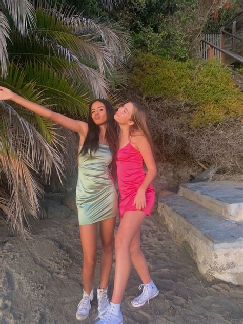 Best Friend Pose Ideas Best Friend Poses Friend Poses Beach Dresses