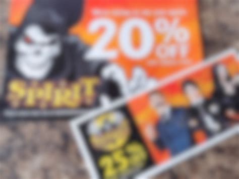 Spirit Halloween Animatronics: See the 2023 Lineup and Prices - The