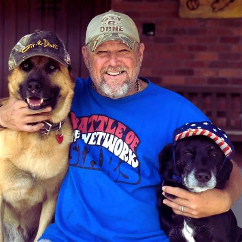 Larry the Cable Guy Net Worth, Hight, Age, Family & Facts