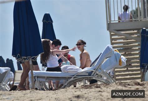 Elsie Hewitt Sexy Seen With Pete Davidson Showing Off Her Amazing Bikini Body Wearing A Sultry