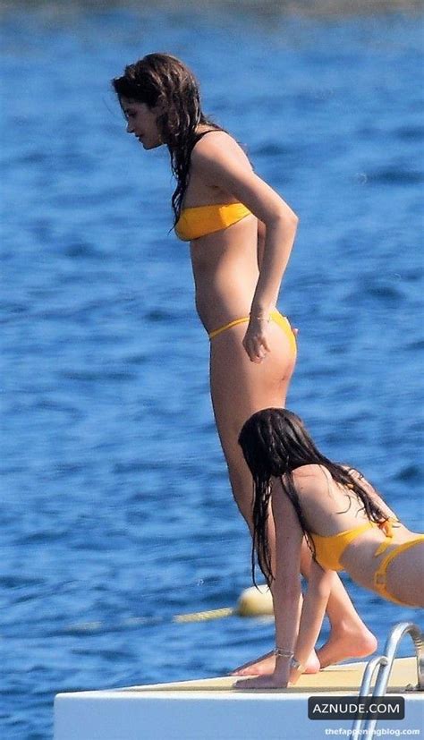 Cairo Dwek Sexy Shows Off Her Bikini Body While Enjoying The Sun At Luxury Hotel Eden Roc AZNude