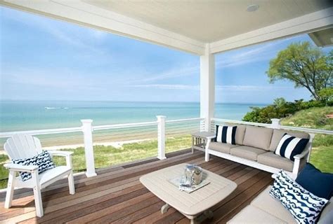 Beautiful covered patio in a beach house | Homeoholic