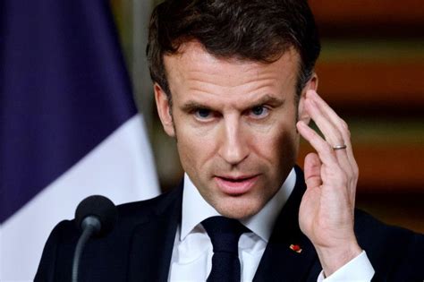 Retraites Emmanuel Macron exclut à court terme une dissolution un