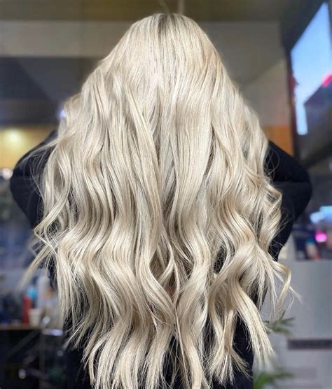 Nude Blonde Gusto Hair