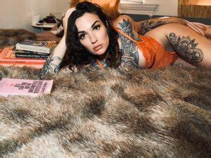 Another Day Horny In Lockdown Porn Pic