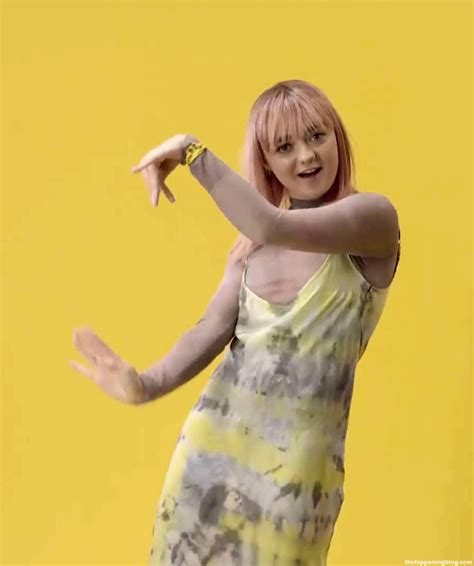 Maisie Williams Nip Slip Pics Gifs Video The Sex Scene My XXX Hot Girl